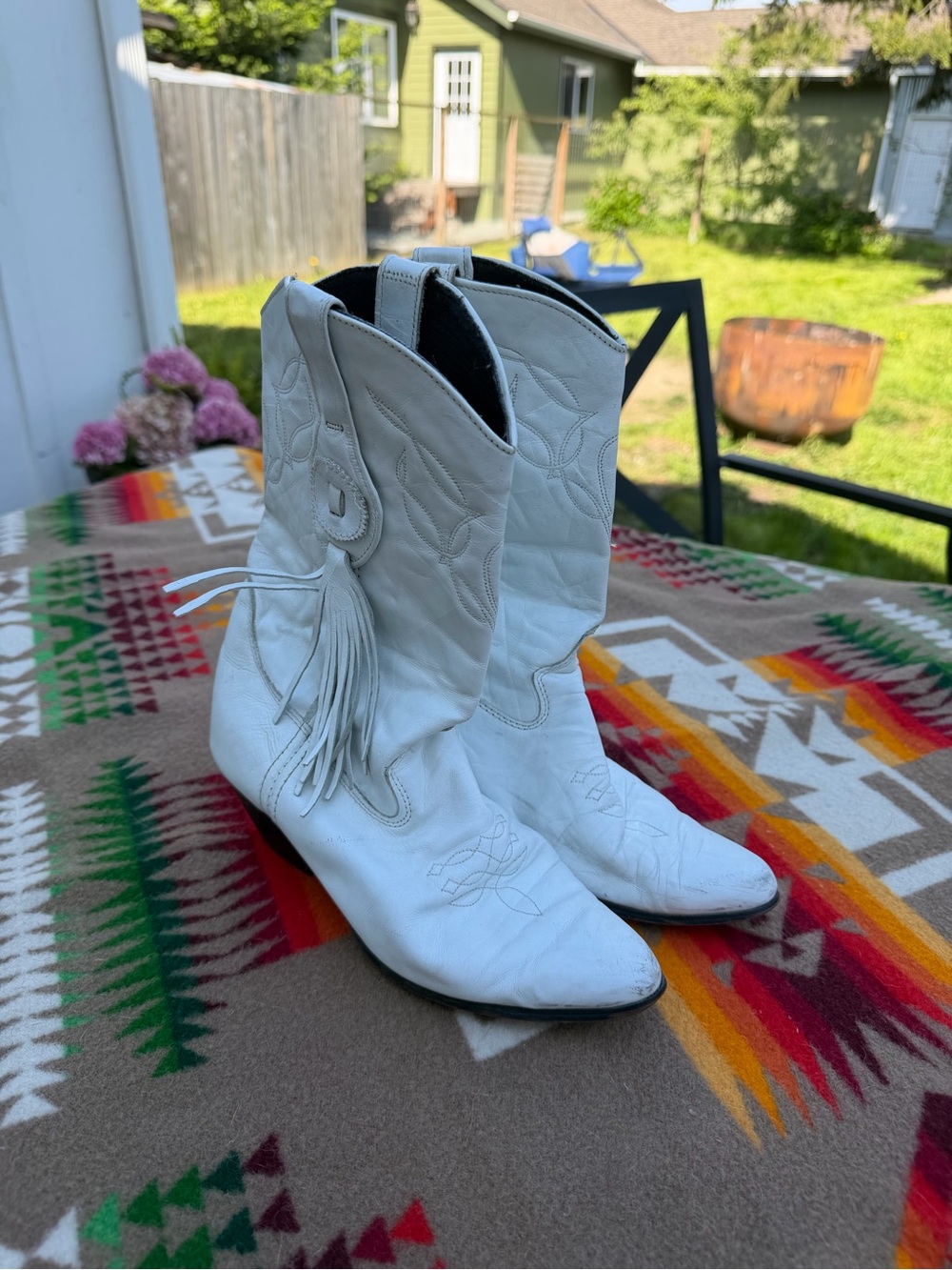 Vintage Laredo 
 White Fringe Cowboy Boots